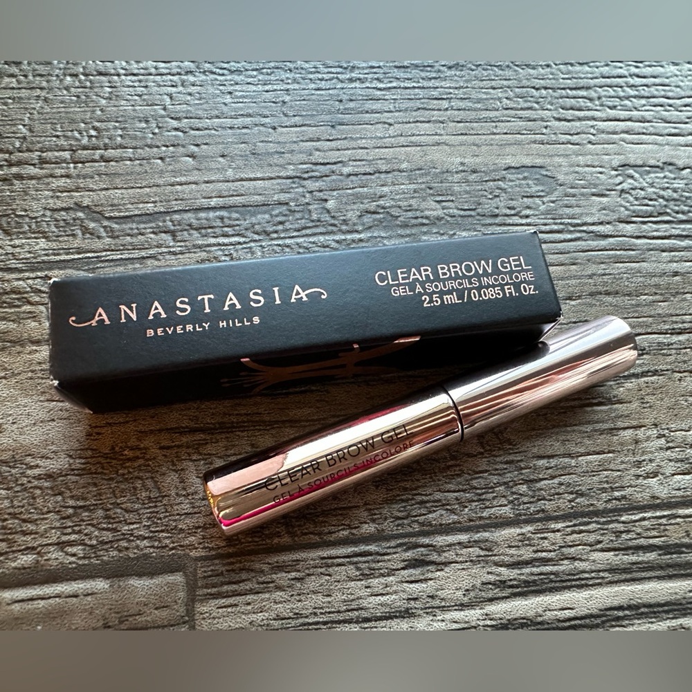 Anastasia Beverly Hills clear brow gel ￼